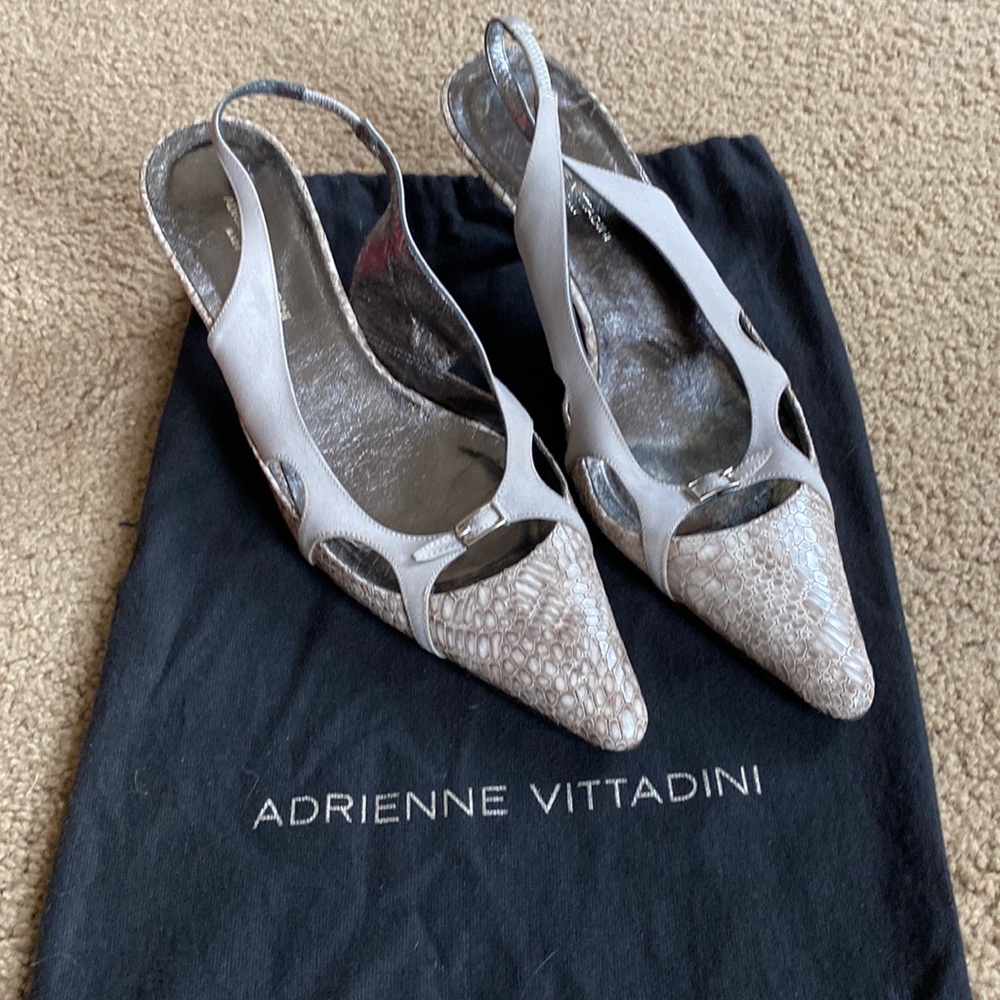 Adriane Vittadini Grey and snakeprint sling back pump